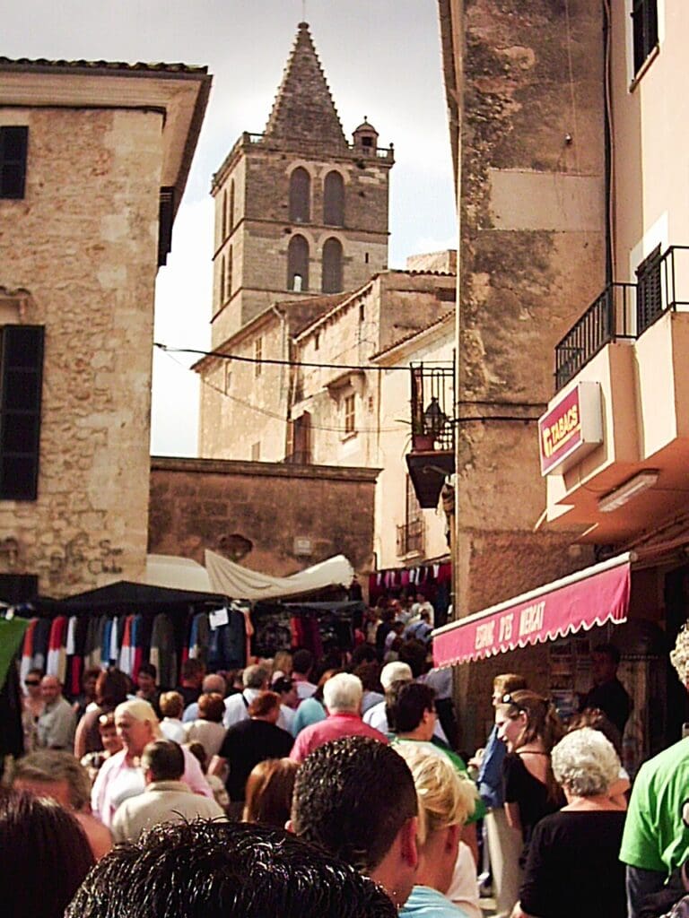 Mercat-de-Sineu-en-mallorca-premium-tours
